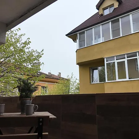 Centre Apartment Warna