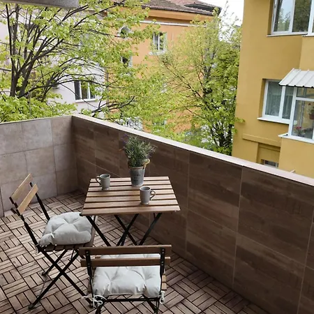 Centre Apartment Warna